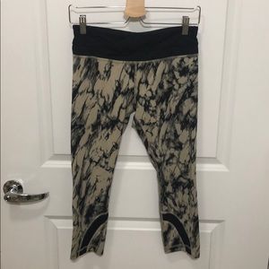 Lululemon Athletica cropped leggings